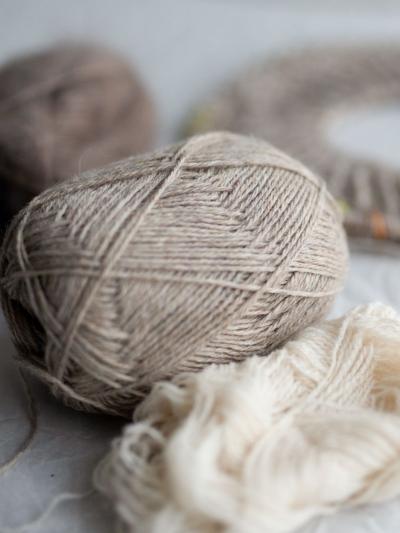 Ruke knit Semi-Wool yarn - Light beige (melange) (72), 100g