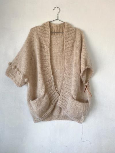 Monday Midi Cardigan strikkeopskrift (PDF)