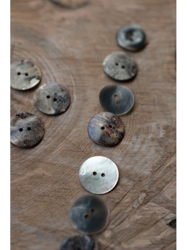 Mother-of-pearl buttons enameled, grey green 30mm