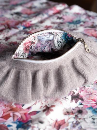 Lining with Red flowers