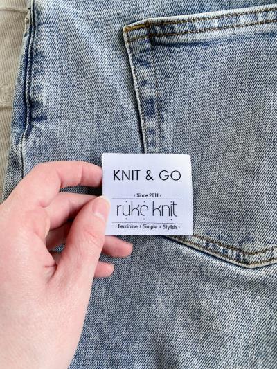 Woven label Knit and go